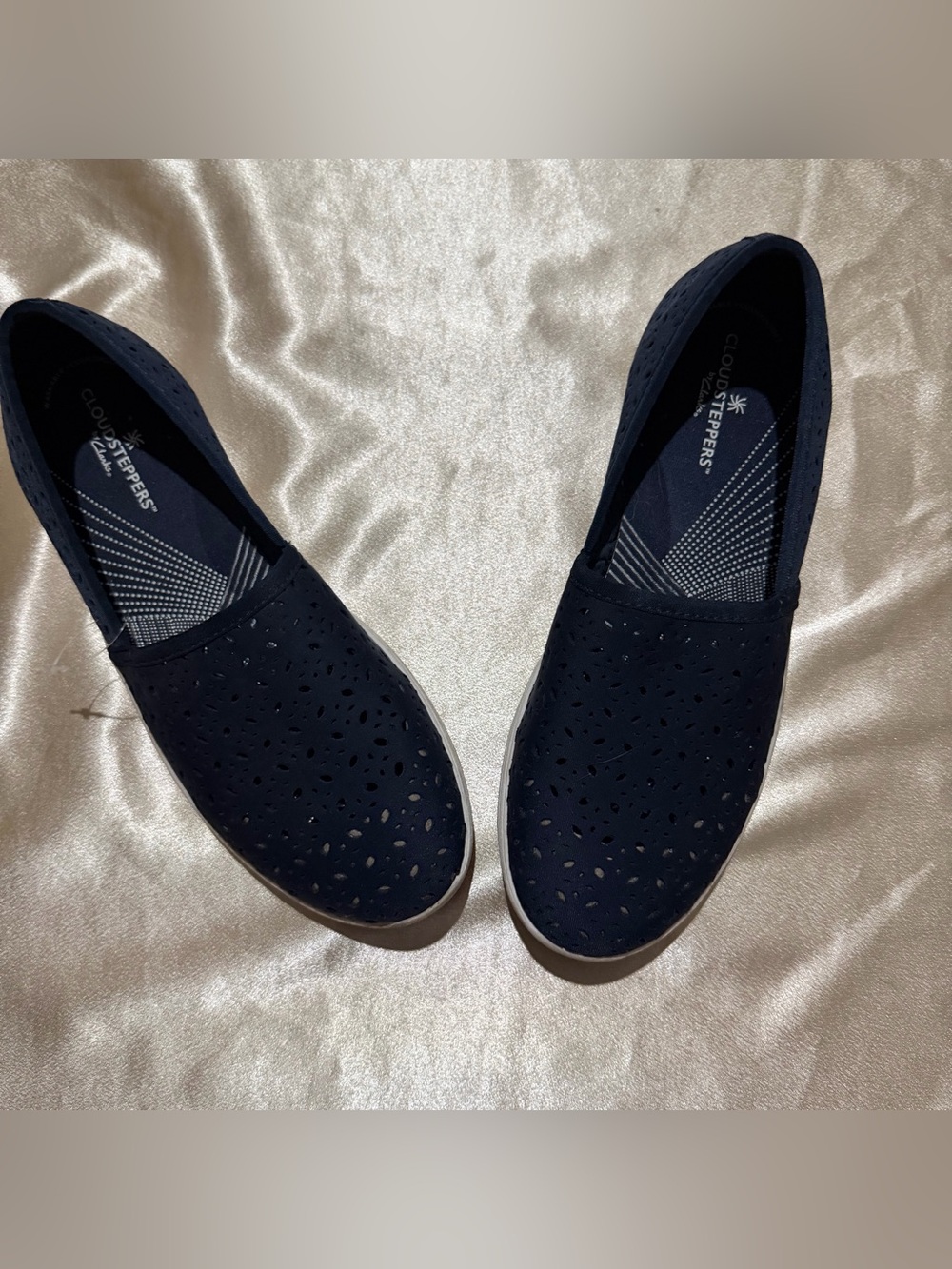 Clarks Cloudsteppers Breeze Navy Slip-On Perforated Shoes Size 8